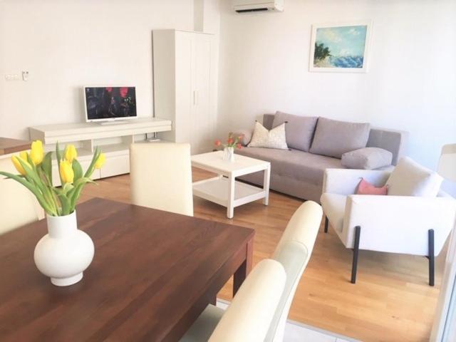 Sunshine Apartment Макарська Екстер'єр фото