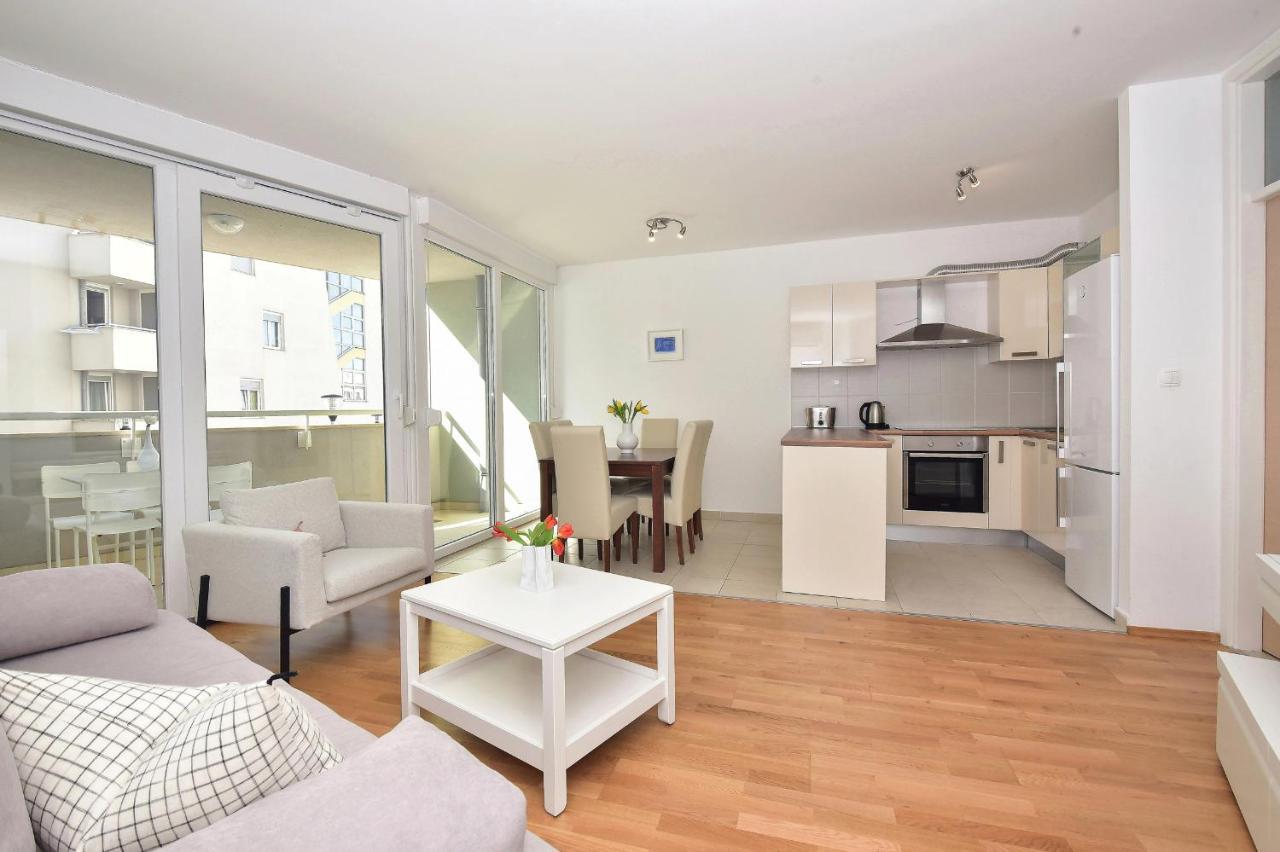 Sunshine Apartment Макарська Екстер'єр фото