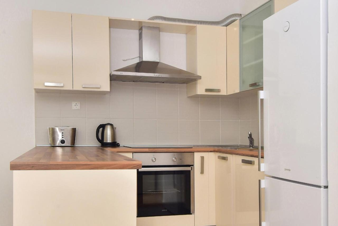 Sunshine Apartment Макарська Екстер'єр фото