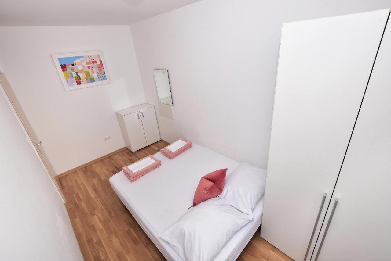 Sunshine Apartment Макарська Екстер'єр фото